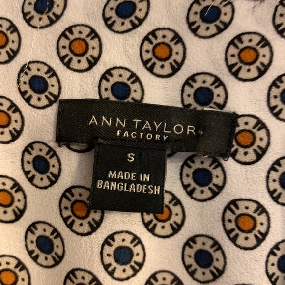 Ann Taylor blouse size small - Picture 2 of 6